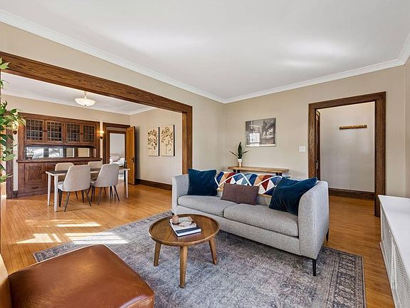 3rd image of 404 Sheridan Ave S #1