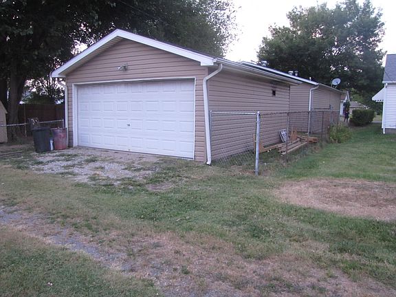 detached garage