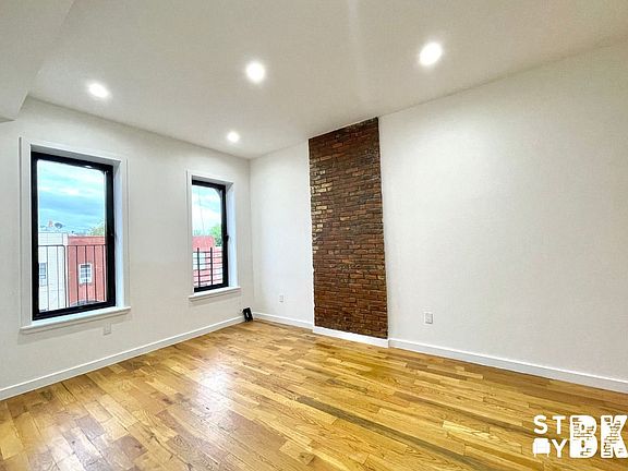 2nd image of 1296 Putnam Ave #3L