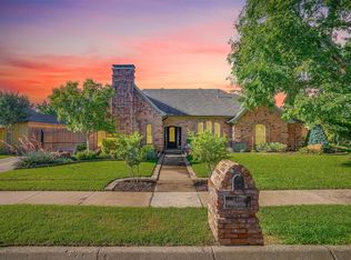 2461 Stonegate Dr N, Bedford, TX 76021