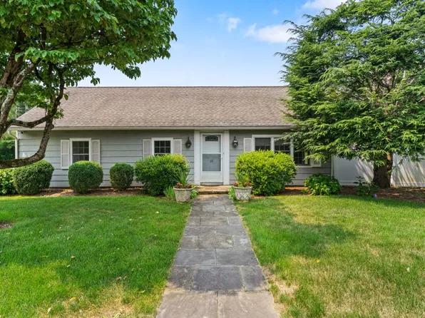 21 Richdale Dr #A, Wilton, CT 06897