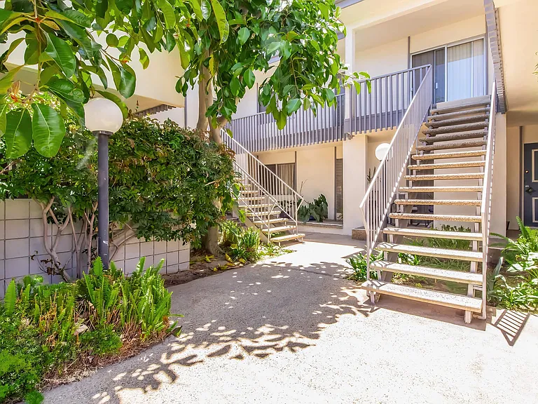 Ocean West Apartments — Photo 11