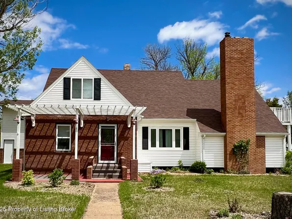 180 1st St NW, Killdeer, ND 58640