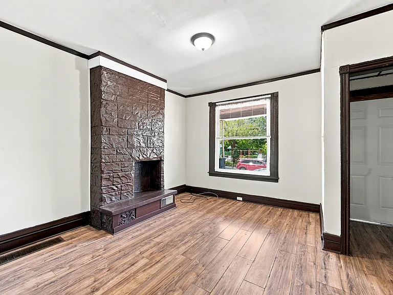 5459 Race St — Photo 2
