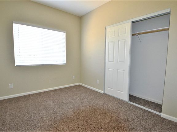 4th image of 2883 Marigold Dr