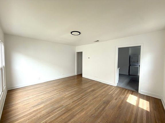 2nd image of 328 N Kingsley Dr #334-1/4