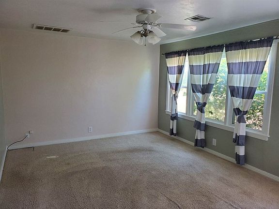 2nd image of 1016 N Pine St