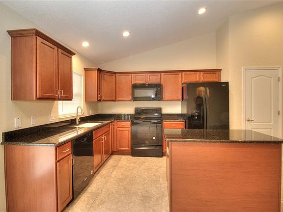 4th image of 13 Hemlock Trace Ct