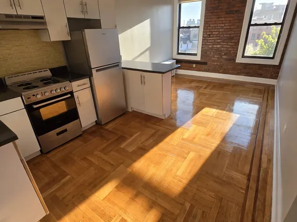 250 Ocean Parkway image 1 of 9