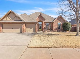 508 Old Home Pl, Yukon, OK 73099