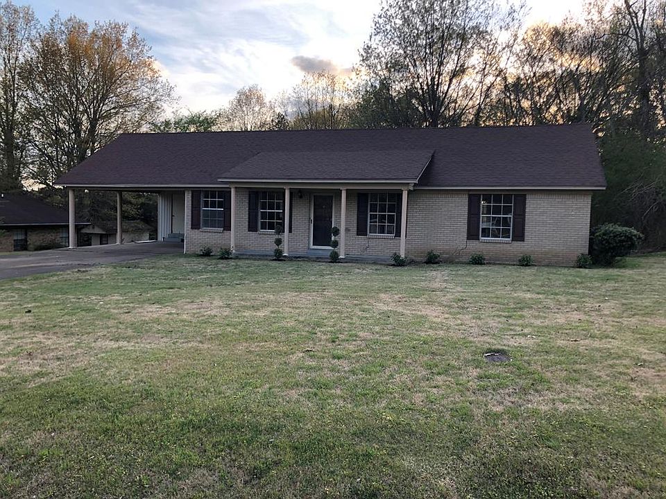1st image of 204 Moore Dr