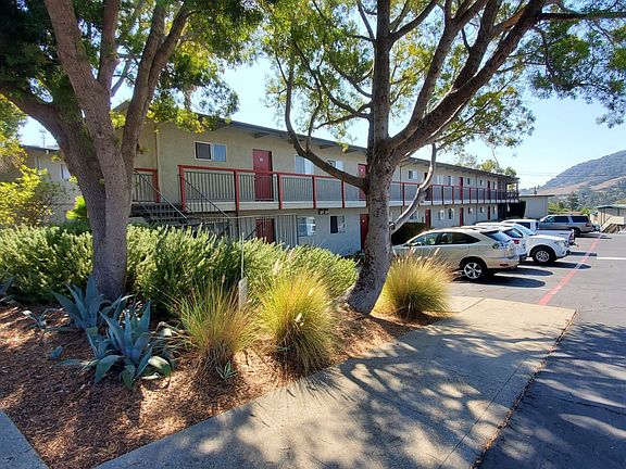 3rd image of 555 Westmont Ave #1ddc4415f
