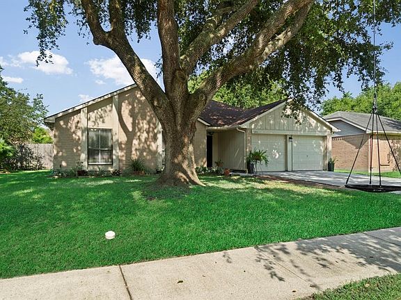2nd image of 305 Foxtail Ct