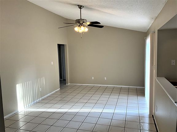 3rd image of 7809 Barberry Dr