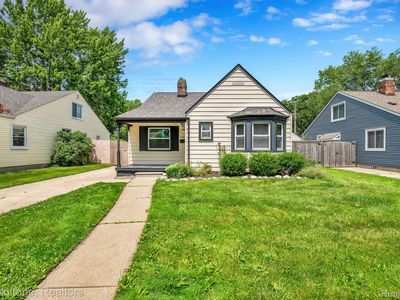 20619 Alger St, Saint Clair Shores, MI, 48080
