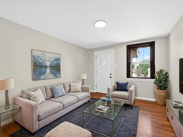304 Bayless Ave — Photo 3
