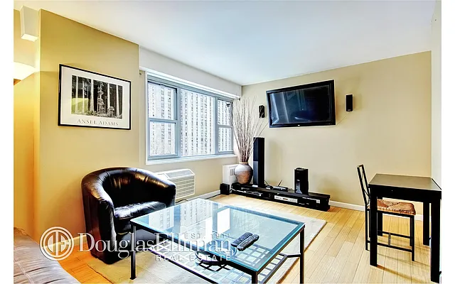 Rented by Douglas Elliman | media 14