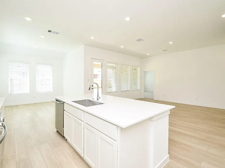 2708 Pine Bluff Dr — Photo 19