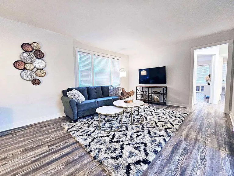 Smartland Colony Apartments | 2809-2949 Van Aken Blvd, Shaker Heights, OH 44120 — Photo 10