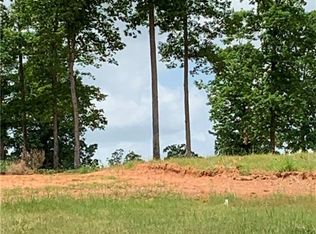 915 Indigo Bunting Rd, Statham, GA 30666