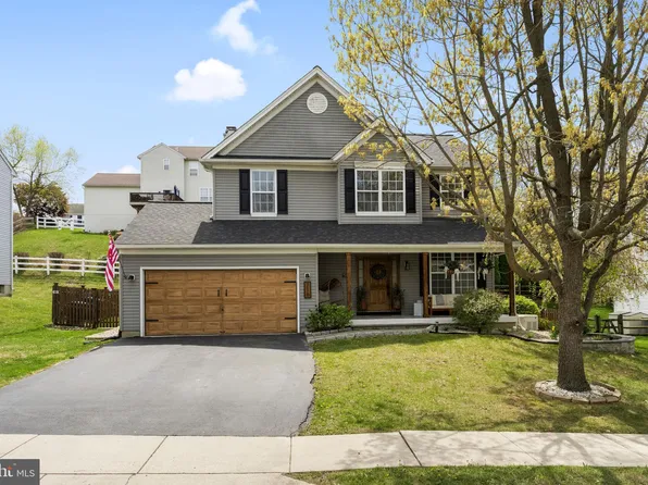 716 Meadowbrook Dr, Coatesville, PA 19320