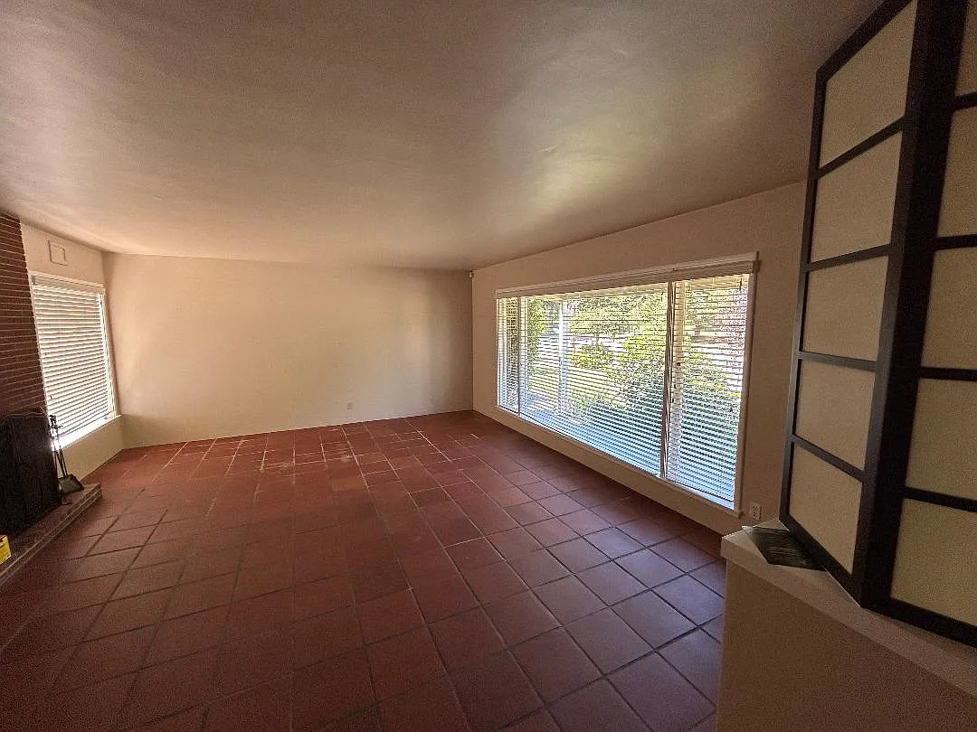 2 bed, 1.5 bath, 1307 sqft, $2,850 — Photo 3