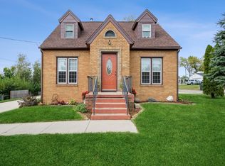 2436 Bowling St SW, Cedar Rapids, IA 52404