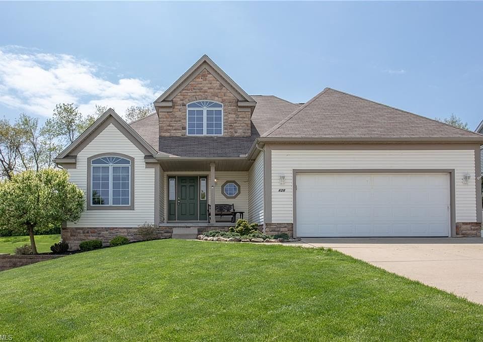 1st image of 426 Meadowcreek Dr