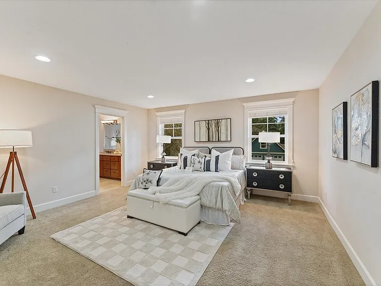 8718 NE 134th St — Photo 32