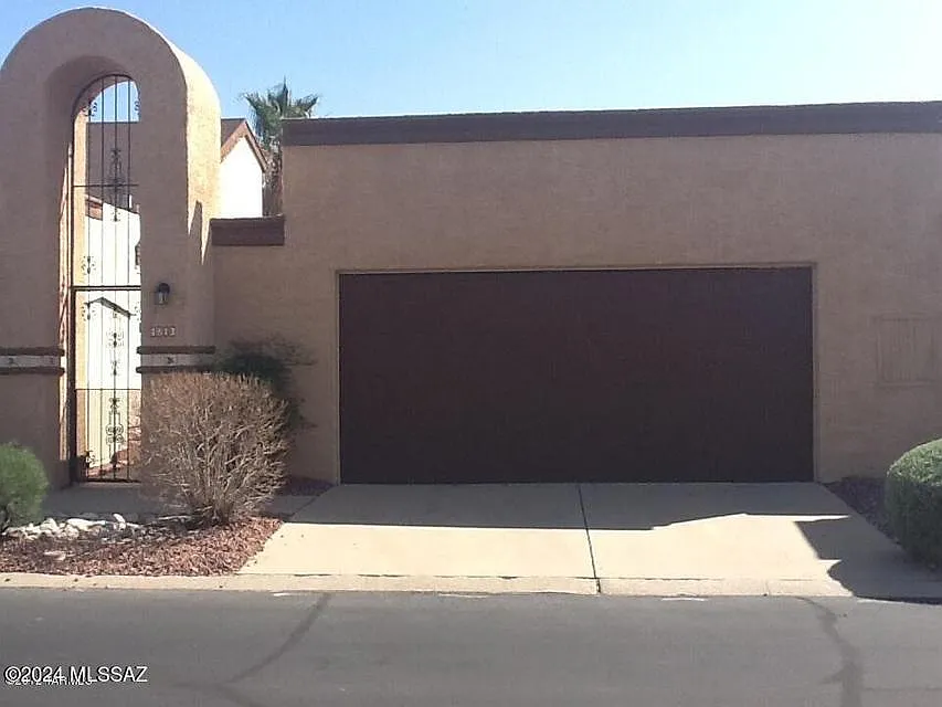 4813 W Doria Dr