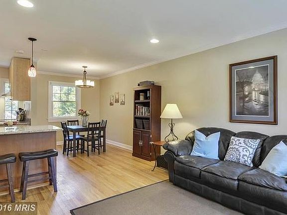 3rd image of 28 Mount Vernon Ave