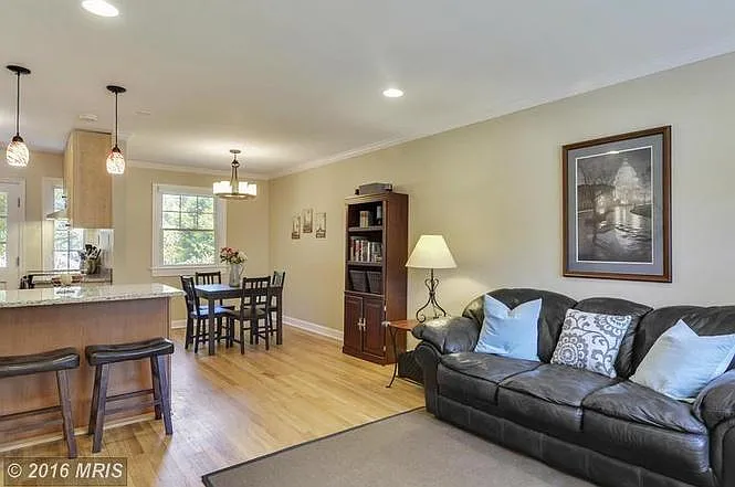 28 Mount Vernon Ave — Photo 3