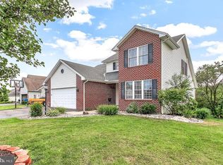 1657 Rose Hill Ct, Chambersburg, PA 17202