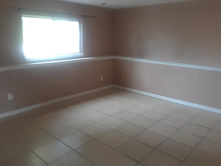 2111 Hackberry Cir — Photo 10