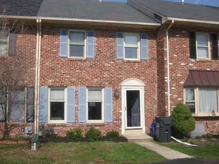 516 Susan Dr — Photo 2