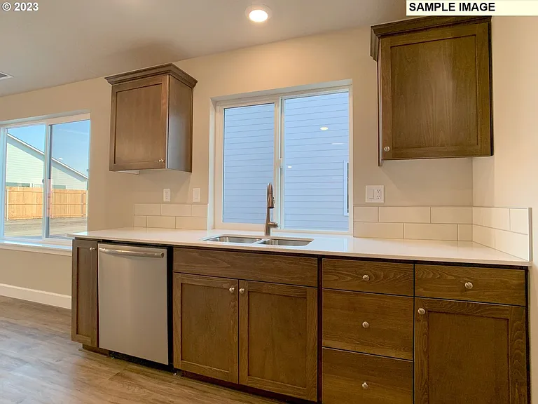539 E Rosa Ave — Photo 19