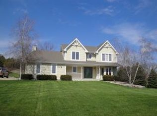 S67W29082 S Ridge Pass, Mukwonago, WI 53149