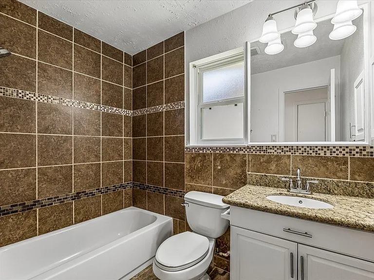 10111 Limewood Ln — Photo 13