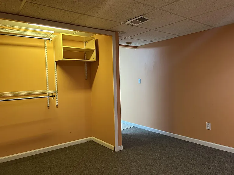 1433 Henrietta St — Photo 31