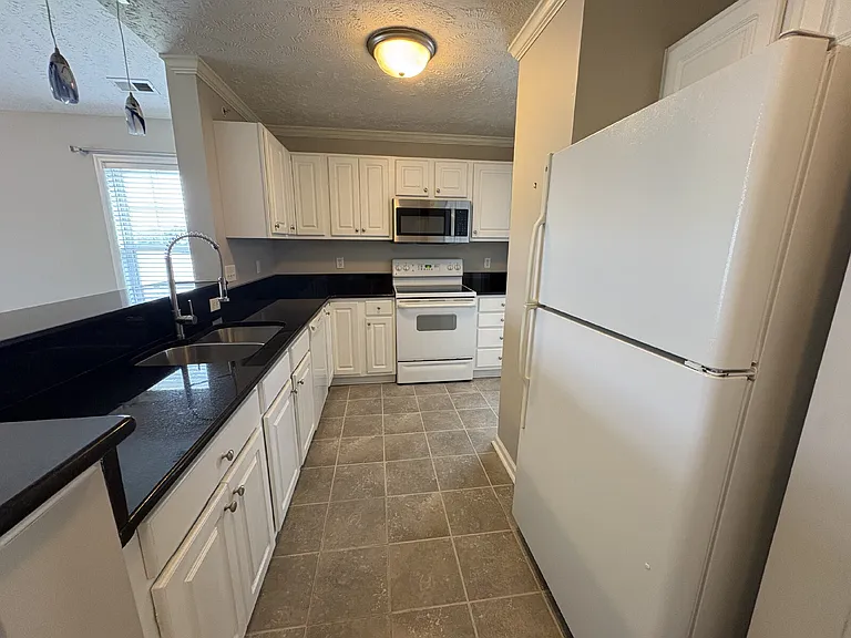 3330 Harbour Pointe Pl #12 — Photo 8