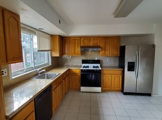 (Undisclosed Address), Fort Lee, NJ 07024
