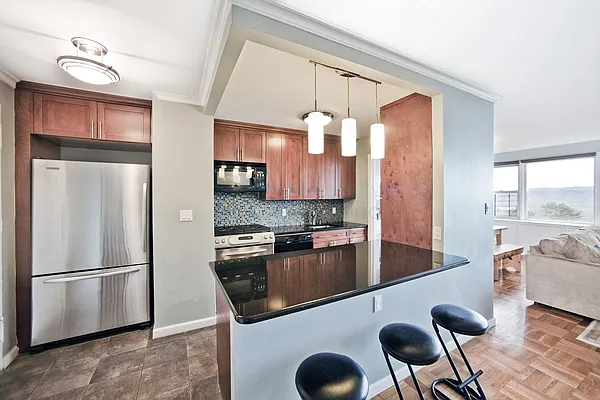 Sold by Moda Realty | media 24