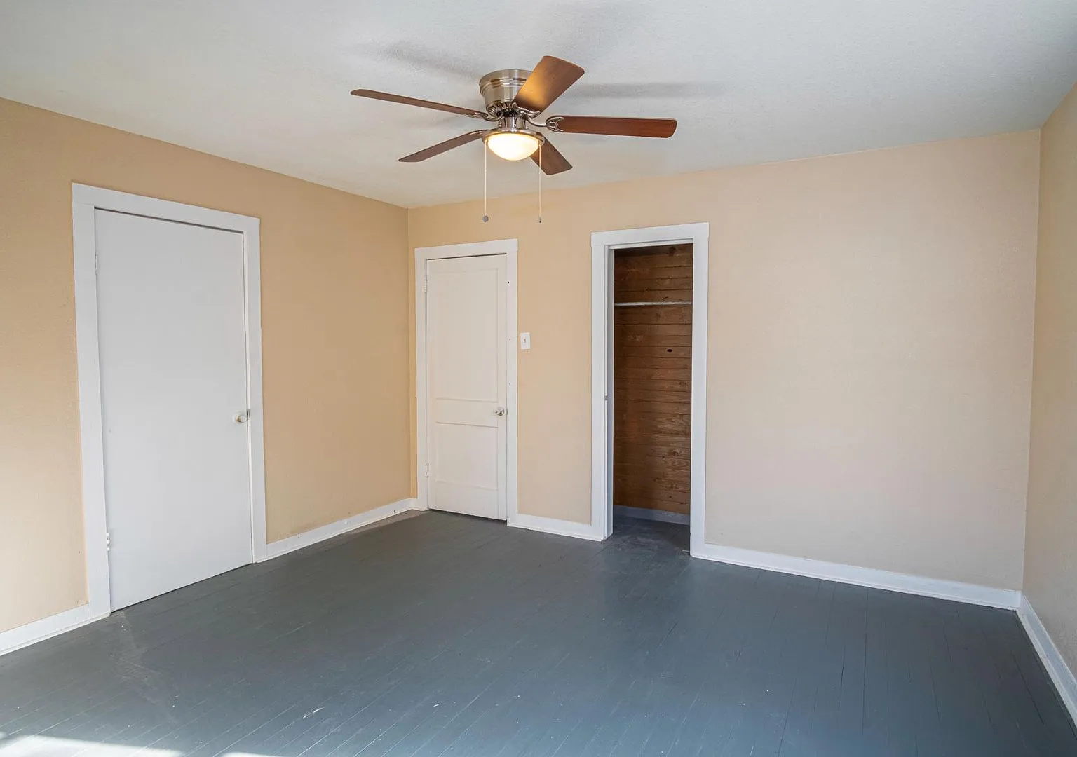 Great Home So Close to Downtown! — Photo 4