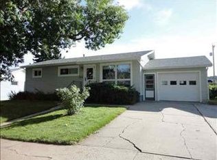 4723 Windsor Dr, Rapid City, SD 57702