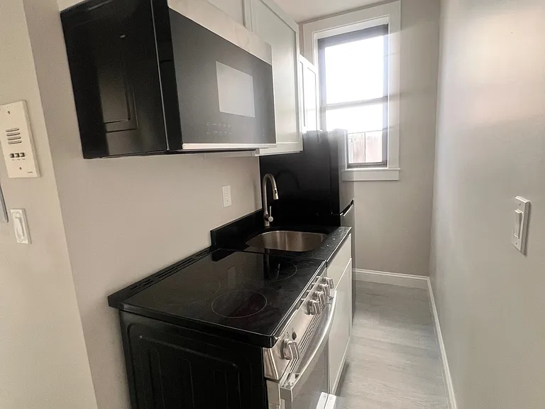 55 Burbank St #17 — Photo 2