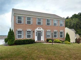 300 Chanticleer Cir, New Stanton, PA 15672