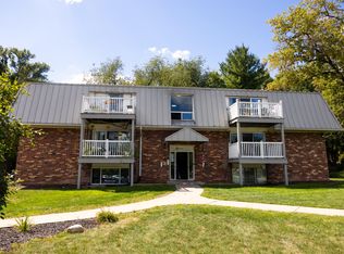 6716 Cascade Rd SE #43, Grand Rapids, MI 49546