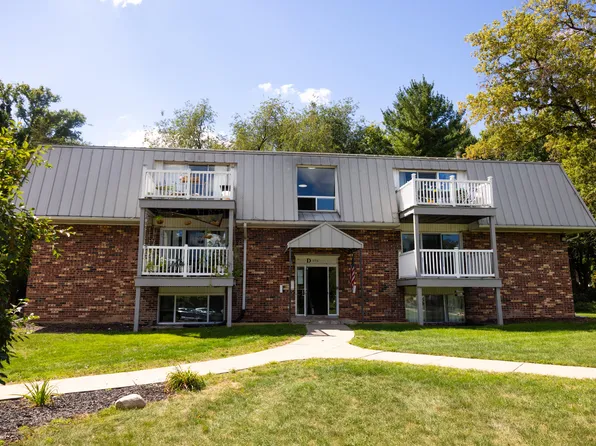 6716 Cascade Rd SE #43, Grand Rapids, MI 49546