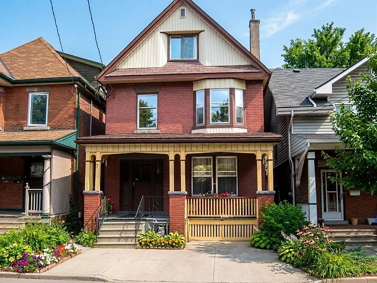 7 Rutherford Ave #2 — Photo 16