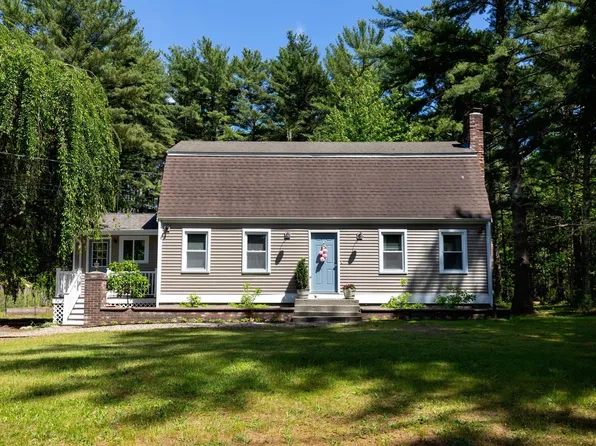 178 Tremont St, Carver, MA 02330